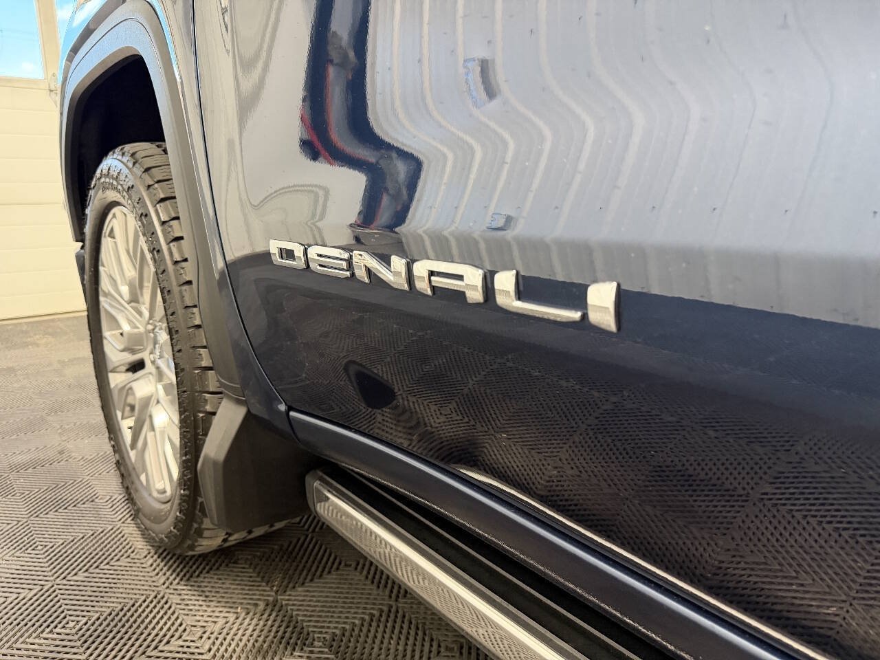 Used 2020 GMC Sierra 1500 Denali w/ Denali Ultimate Package AWD/4WD image 11