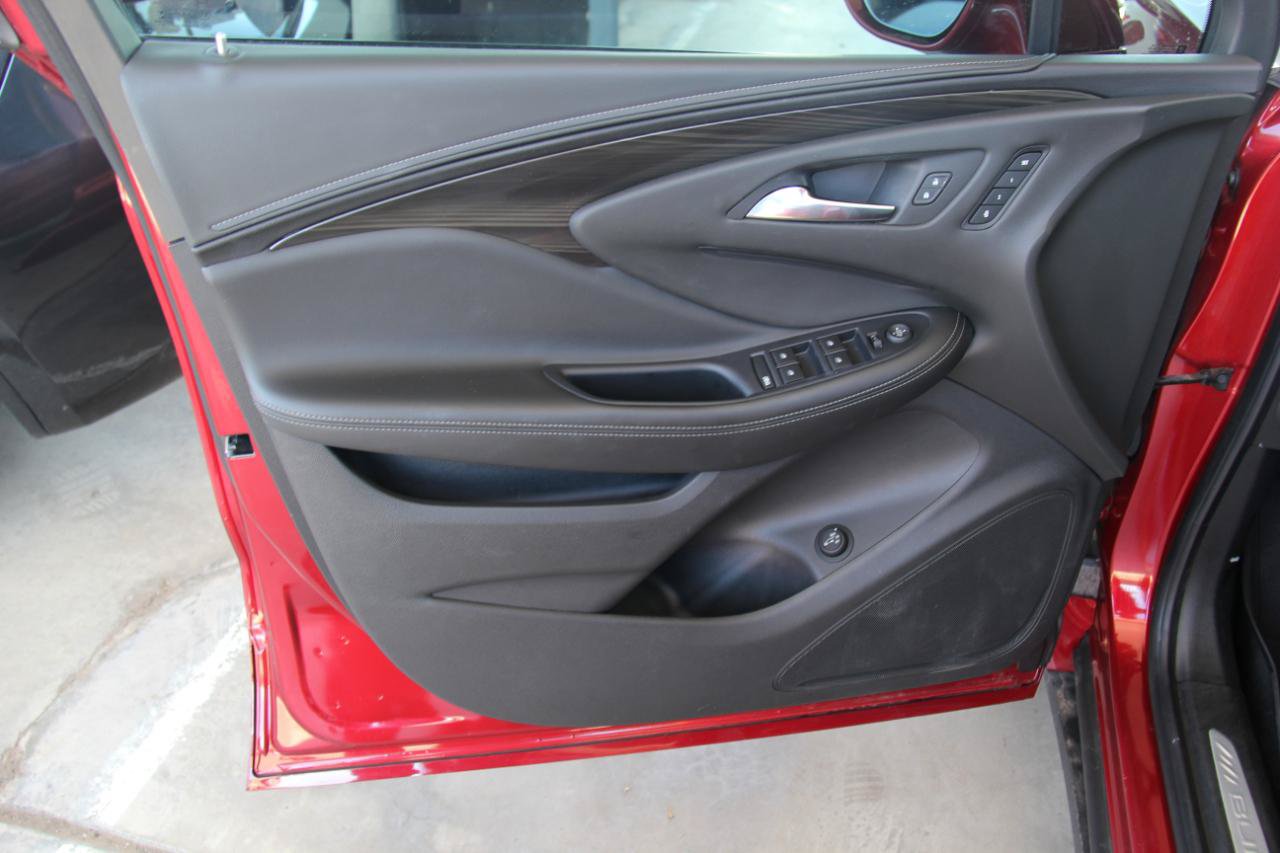 Used 2020 Buick Envision Essence w/ Experience Buick Package FWD image 21
