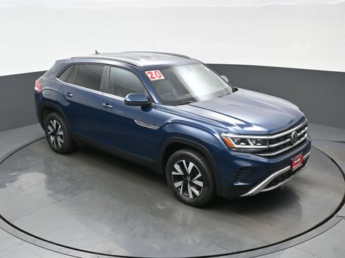 Used 2020 Volkswagen Atlas Cross Sport SE image 28