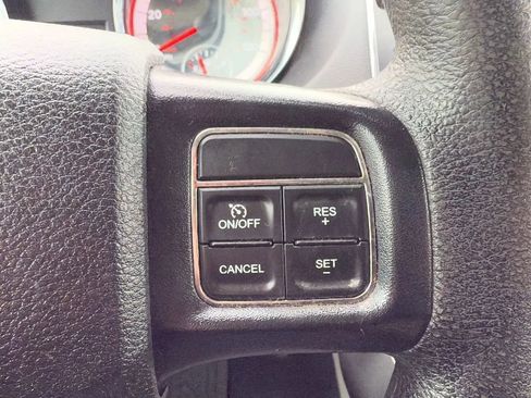 Used 2018 Dodge Grand Caravan SE image 11