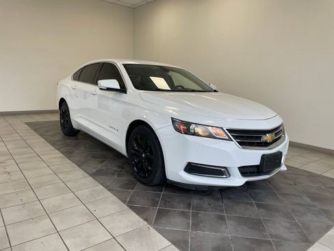 Used 2017 Chevrolet Impala LT image 1