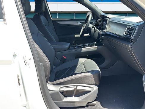 New 2026 Volkswagen Atlas Cross Sport SE AWD/4WD image 11