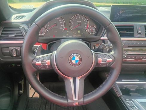 Used 2015 BMW M4 Convertible RWD image 33