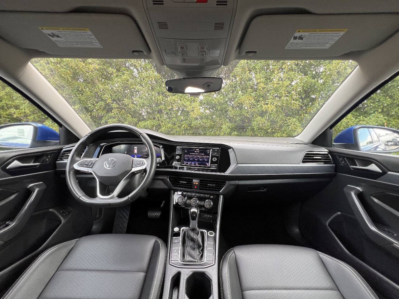 Used 2024 Volkswagen Jetta SE FWD image 29