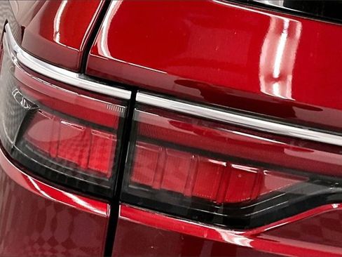 Used 2024 Jeep Wagoneer L Series III w/ Premium Group I image 33