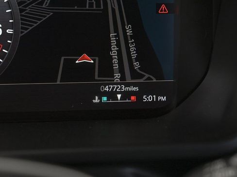 Used 2021 Land Rover Defender 110 SE image 25