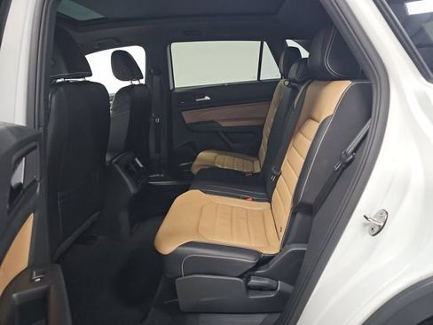 Used 2023 Volkswagen Atlas Cross Sport SEL Premium R-Line AWD/4WD image 9