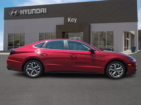 Certified 2023 Hyundai Sonata SEL FWD image 3