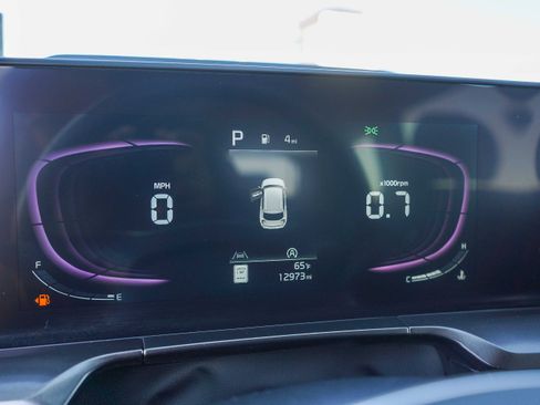 Used 2024 Kia Telluride LX image 25