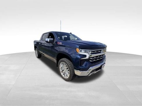 Used 2022 Chevrolet Silverado 1500 LTZ AWD/4WD image 4