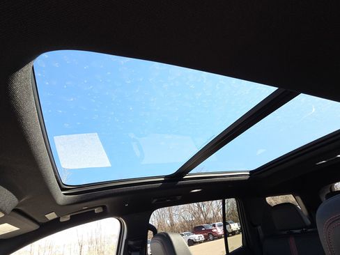 New 2026 Chevrolet Traverse RS image 26