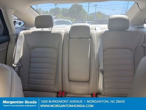 Used 2018 Ford Fusion SE w/ Fusion SE Technology Package image 12