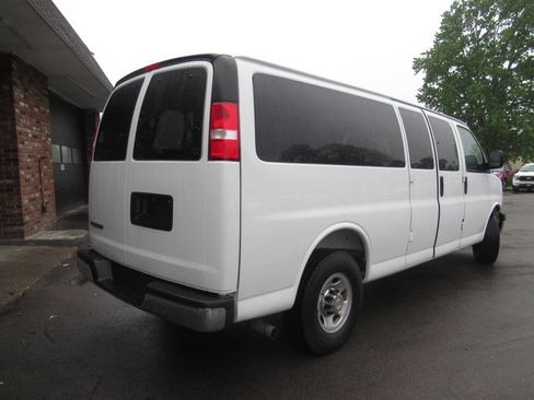 Used 2025 Chevrolet Express 3500 LT w/ LT Preferred Equipment Group RWD image 12
