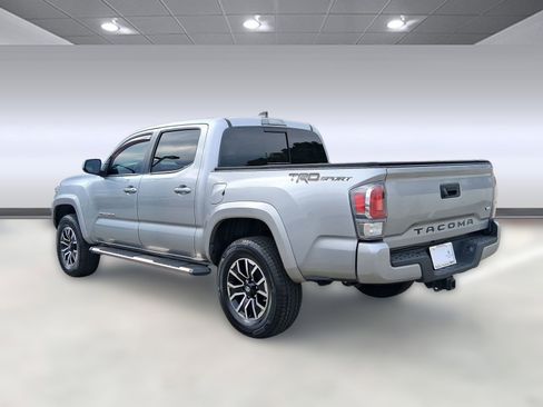 Used 2020 Toyota Tacoma TRD Sport image 3
