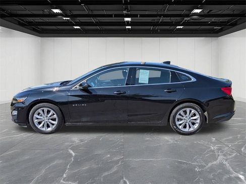 Used 2023 Chevrolet Malibu LT image 2