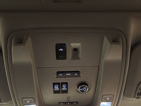 Used 2016 GMC Yukon XL Denali w/ Open Road Package image 30