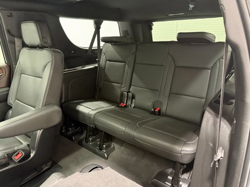 Used 2022 GMC Yukon XL Denali w/ Denali Premium Package image 44