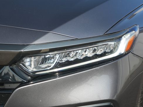 Used 2019 Honda Accord Sport image 10