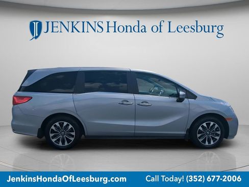 Used 2024 Honda Odyssey EX-L image 3
