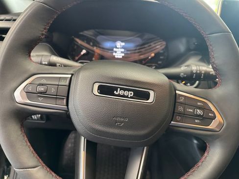 Used 2023 Jeep Compass Trailhawk w/ Trailhawk Convenience Group AWD/4WD image 19