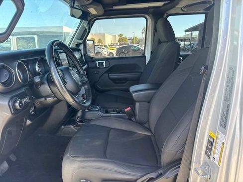 Used 2022 Jeep Wrangler Unlimited Sport AWD/4WD image 9