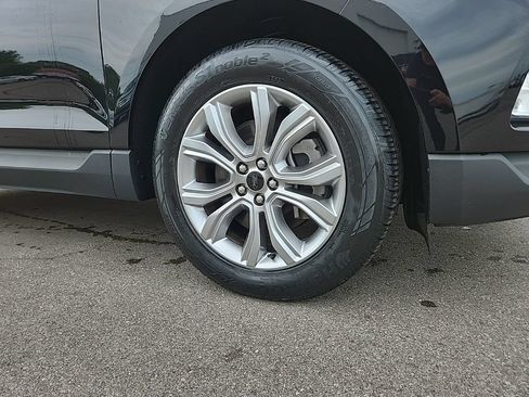 Used 2024 Ford Edge Titanium AWD/4WD image 3