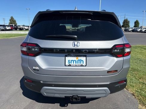 New 2025 Honda Pilot TrailSport image 5