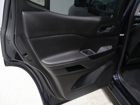 Used 2023 GMC Acadia SLT w/ Preferred Package image 21