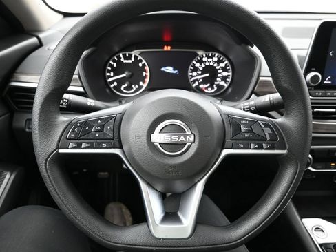 Certified 2025 Nissan Altima 2.5 SV FWD image 15