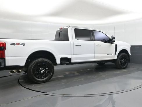 Used 2024 Ford F250 Lariat AWD/4WD image 2