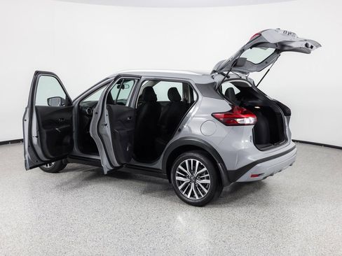 Used 2024 Nissan Kicks SV image 13