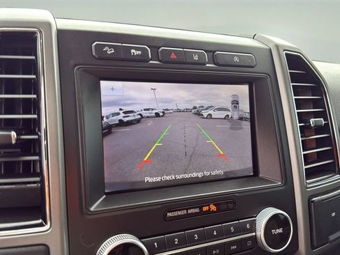 Used 2020 Ford Expedition XLT w/ Equipment Group 202A AWD/4WD image 30