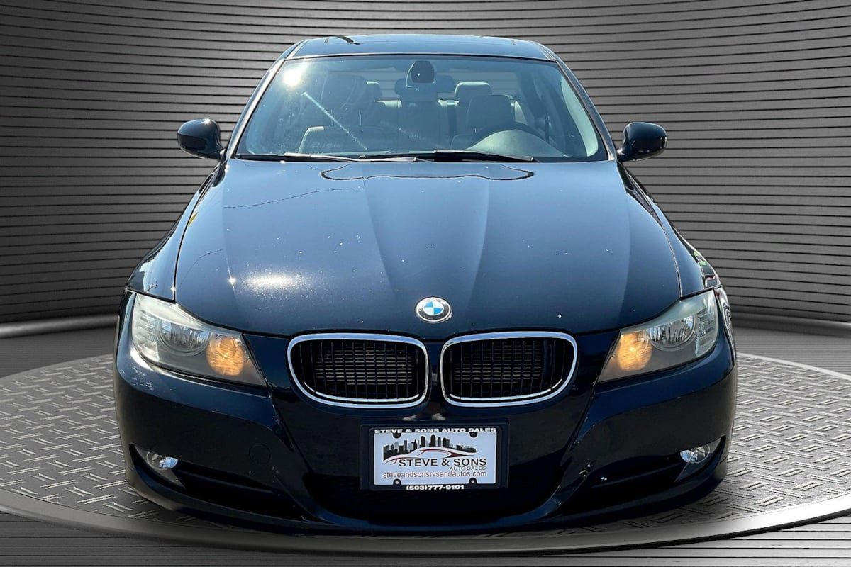Used 2011 BMW 328i Sedan RWD image 2