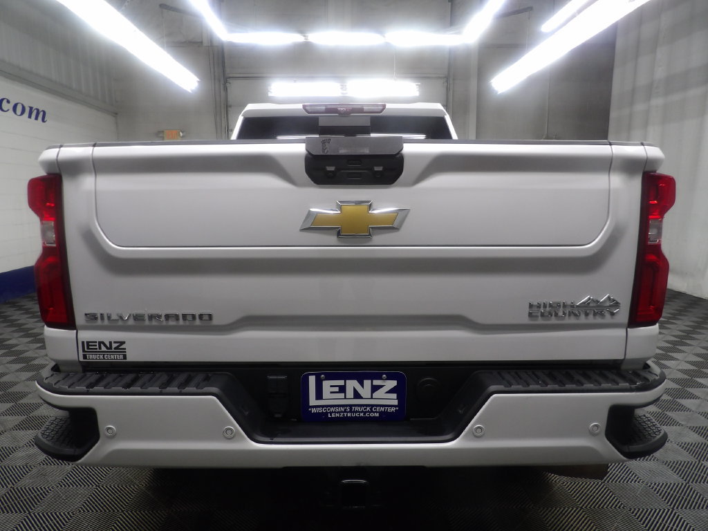 Used 2024 Chevrolet Silverado 2500 High Country w/ High Country Premium Package AWD/4WD image 39