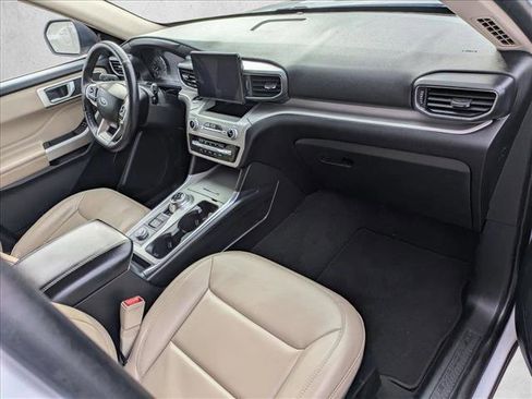 Used 2023 Ford Explorer XLT w/ Equipment Group 202A image 28