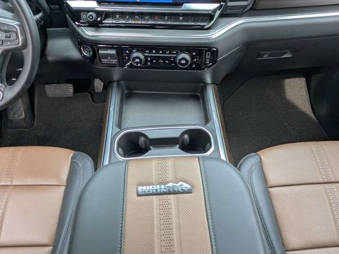 Used 2026 Chevrolet Silverado 2500 High Country w/ Technology Package AWD/4WD image 19