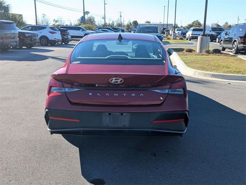 Certified 2024 Hyundai Elantra SEL image 7