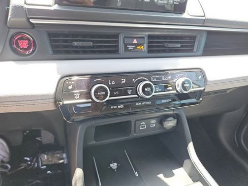 New 2025 Honda Pilot Touring image 37