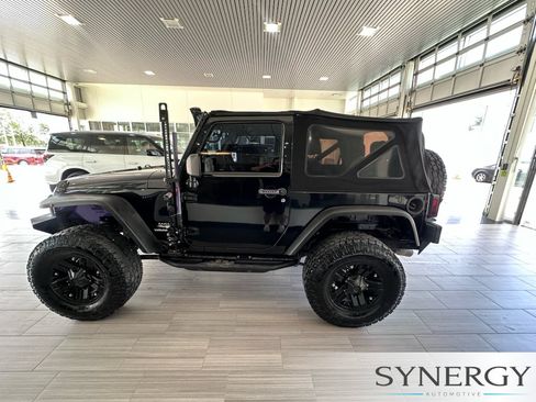 Used 2008 Jeep Wrangler Sahara w/ Dual Top Group AWD/4WD image 9