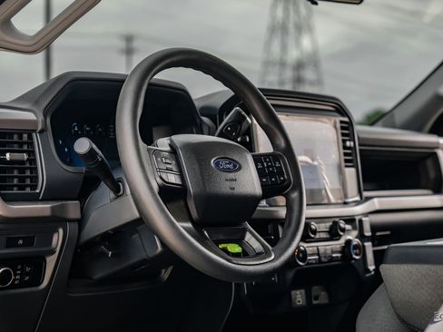 Used 2025 Ford F150 XL image 39