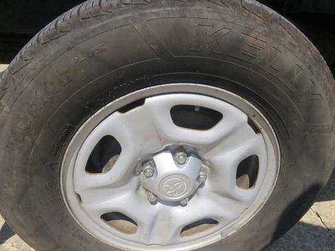 Used 2012 Toyota Tacoma 2WD Regular Cab image 19