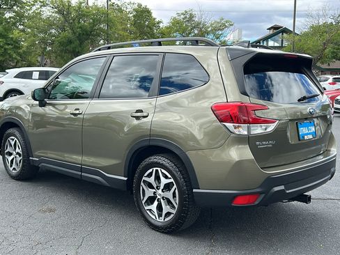 Certified 2024 Subaru Forester Premium AWD/4WD image 8