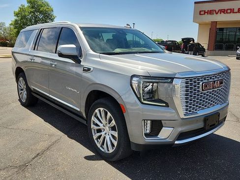 Used 2023 GMC Yukon XL Denali image 6