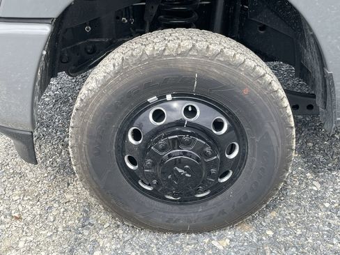 New 2026 RAM 3500 Big Horn AWD/4WD image 10
