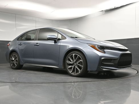 Used 2020 Toyota Corolla XSE image 25