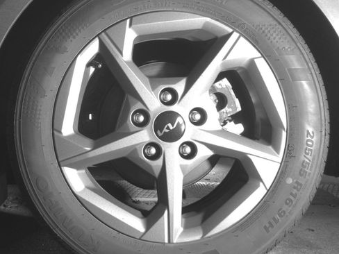 Used 2025 Kia K4 FWD image 14