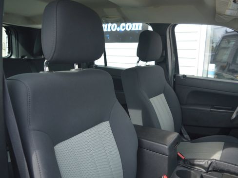 Used 2010 Jeep Liberty Sport image 18