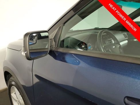 Used 2017 Ford Explorer XLT image 31