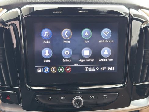 Used 2023 Chevrolet Traverse Premier image 11