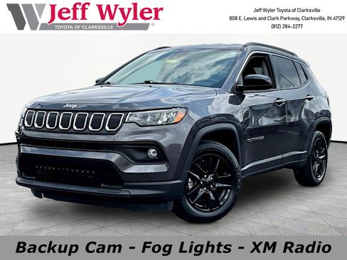 Used 2022 Jeep Compass Latitude FWD image 1